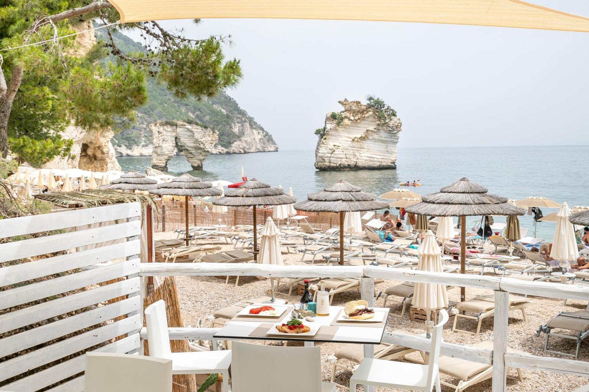 Hotel Ah Premium Baia Dei Faraglioni à Mattinata Extérieur photo