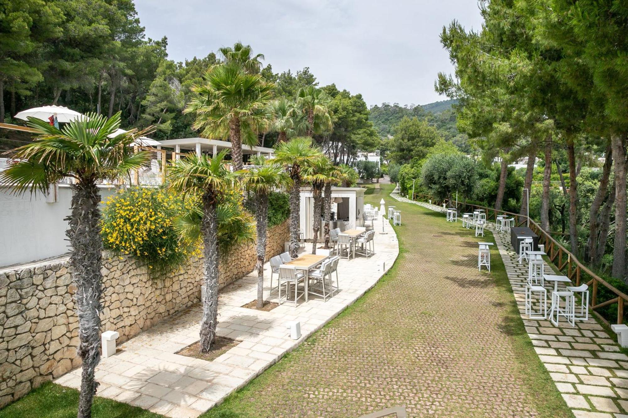 Hotel Ah Premium Baia Dei Faraglioni à Mattinata Extérieur photo