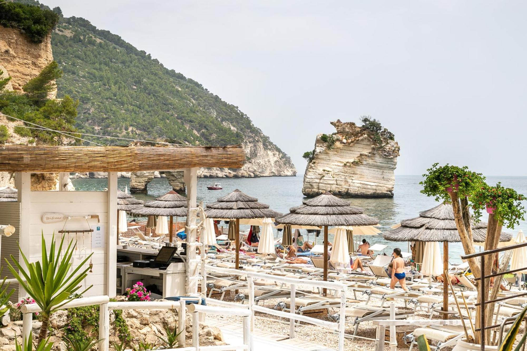 Hotel Ah Premium Baia Dei Faraglioni à Mattinata Extérieur photo