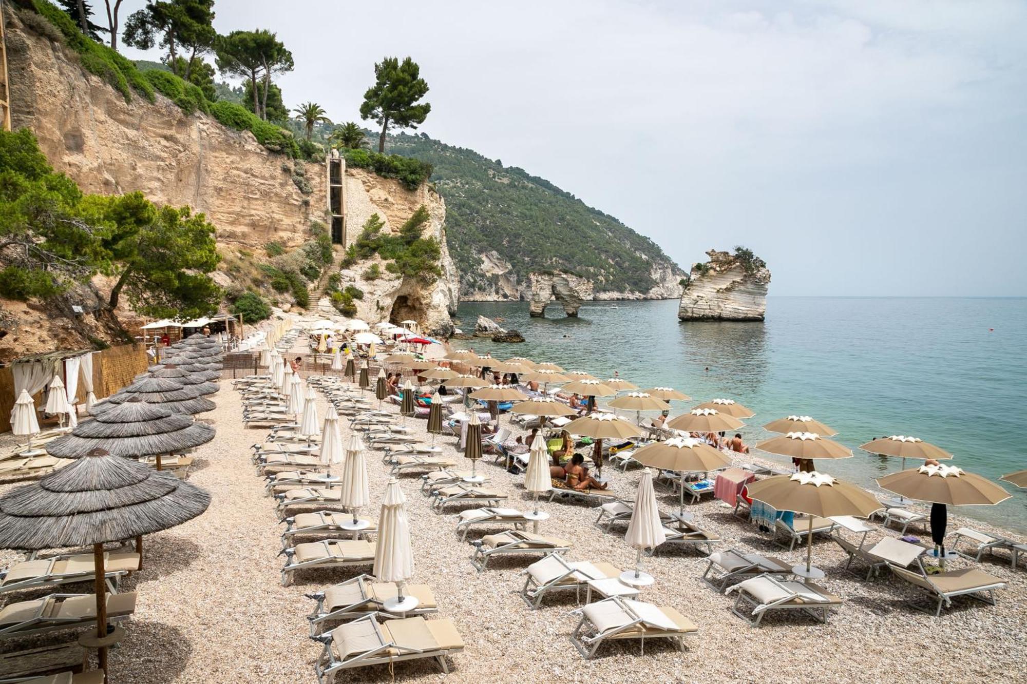 Hotel Ah Premium Baia Dei Faraglioni à Mattinata Extérieur photo
