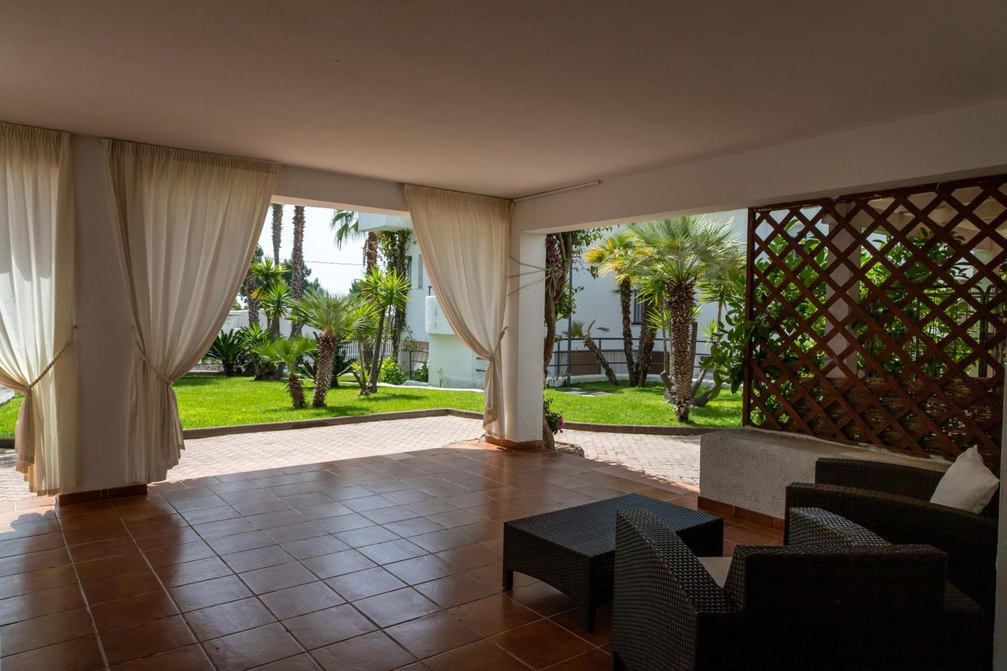 Hotel Ah Premium Baia Dei Faraglioni à Mattinata Extérieur photo