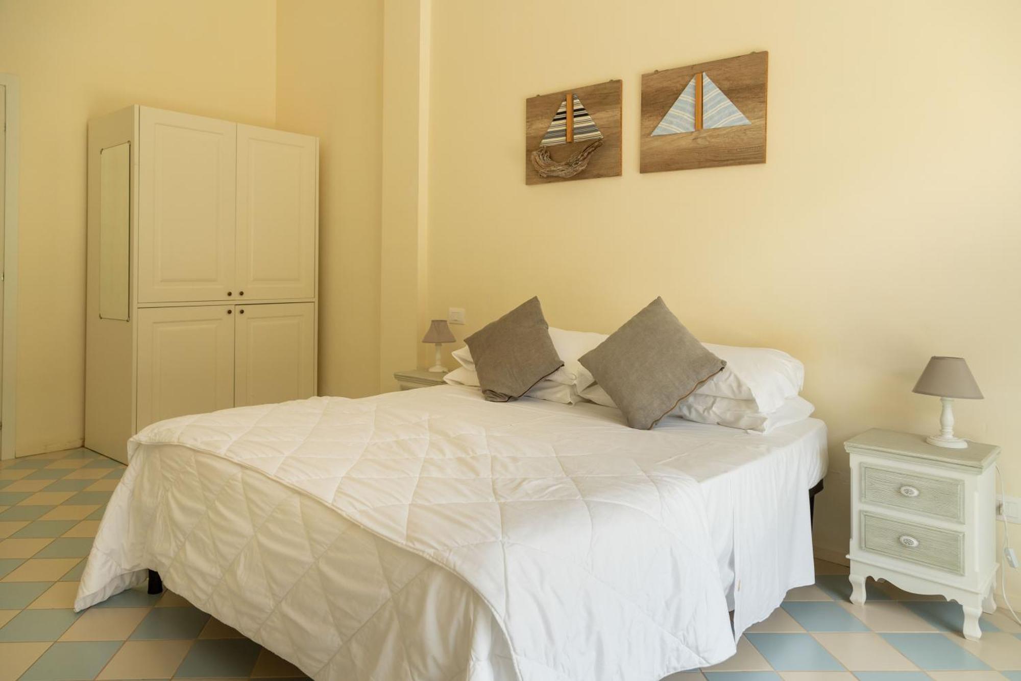 Hotel Ah Premium Baia Dei Faraglioni à Mattinata Extérieur photo