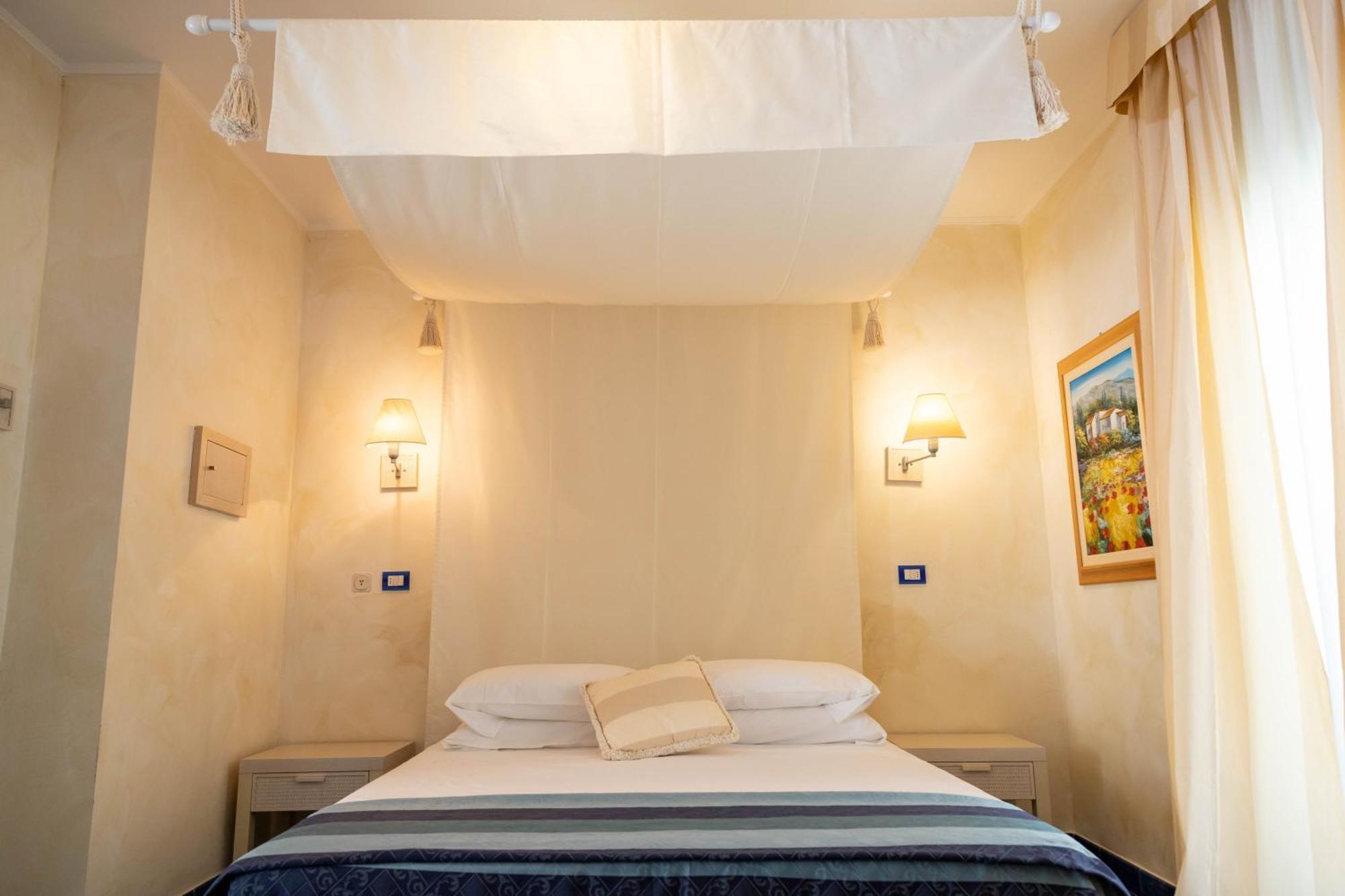 Hotel Ah Premium Baia Dei Faraglioni à Mattinata Extérieur photo