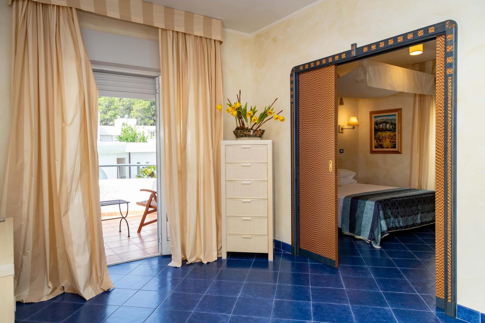 Hotel Ah Premium Baia Dei Faraglioni à Mattinata Extérieur photo