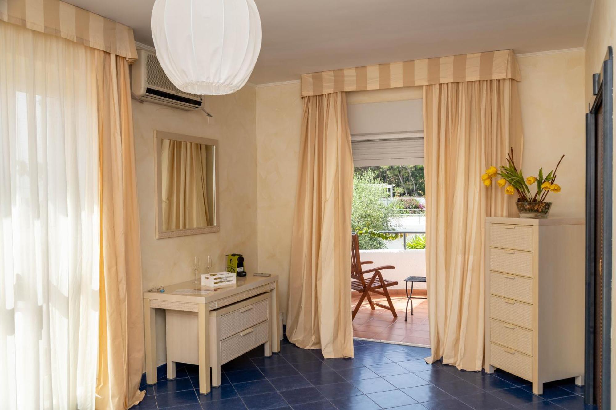 Hotel Ah Premium Baia Dei Faraglioni à Mattinata Extérieur photo