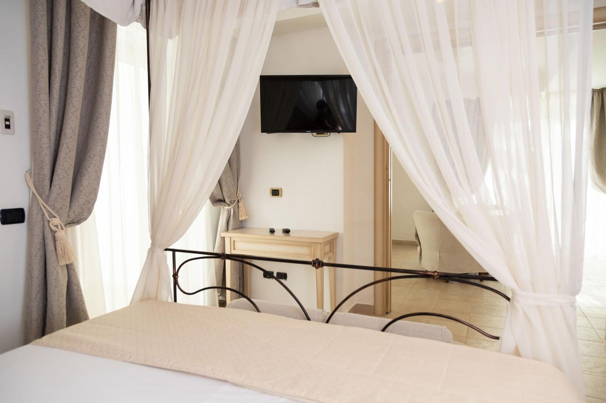 Hotel Ah Premium Baia Dei Faraglioni à Mattinata Extérieur photo