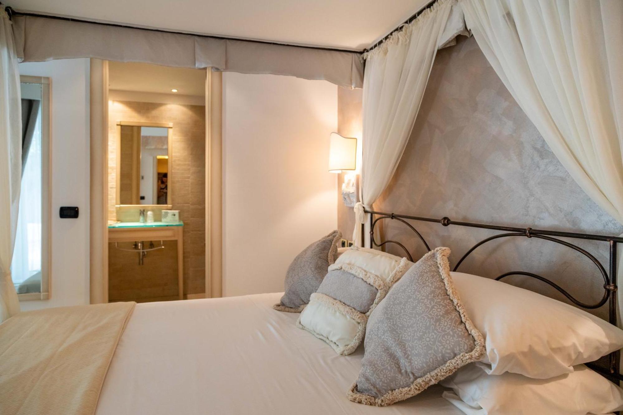 Hotel Ah Premium Baia Dei Faraglioni à Mattinata Extérieur photo