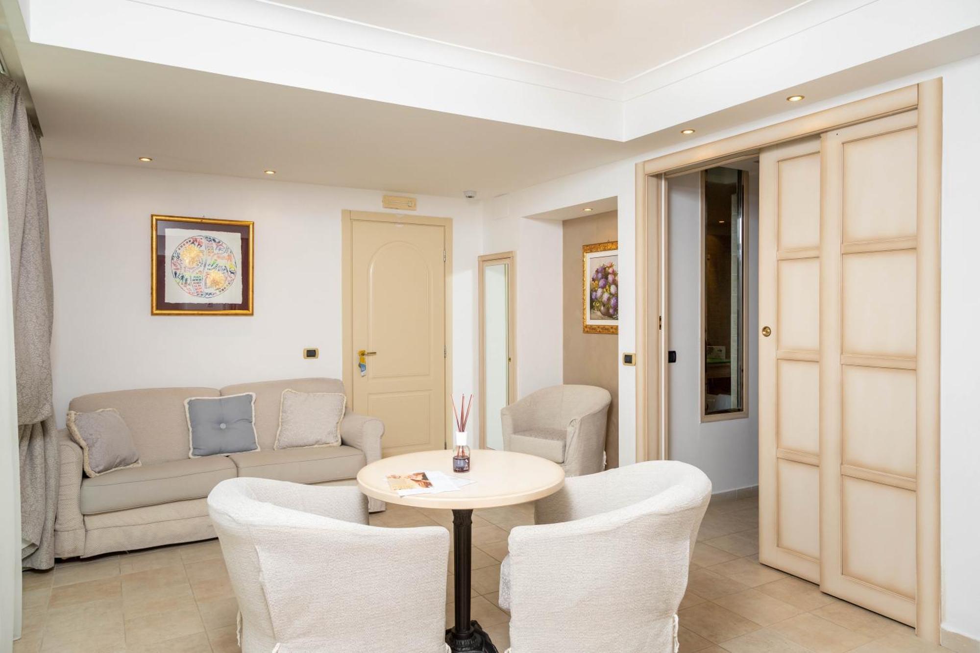 Hotel Ah Premium Baia Dei Faraglioni à Mattinata Extérieur photo